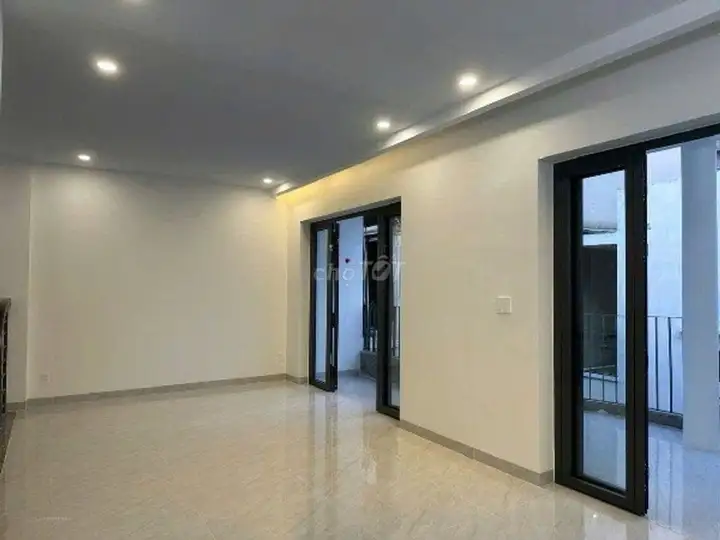 Дом целиком на улице Ламшон, ширина 8м, парковка, 3x