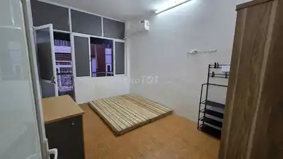 Аренда дома на улице Тхай Тхинь, Донг Да, 5 спален, 4 этажа, мебель, 13 млн/мес