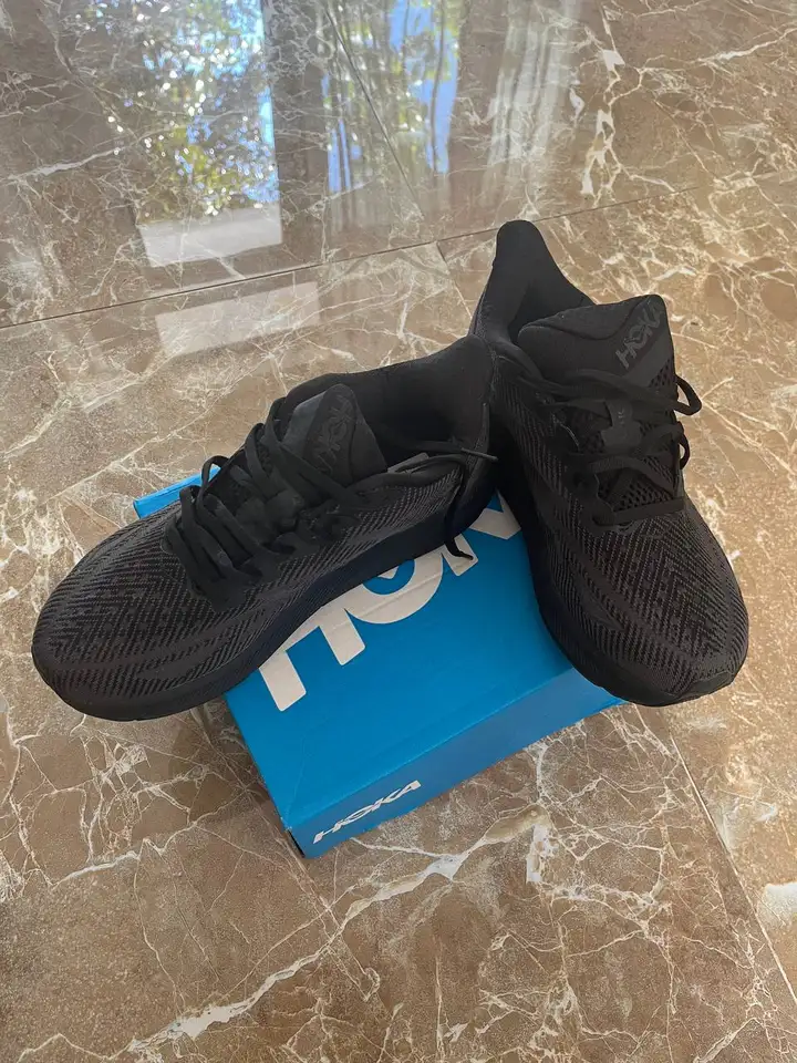 Беговые кроссовки Hoka, ласты детские, кондиционер оконный