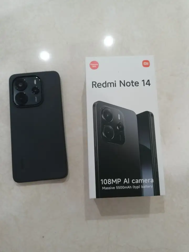 Redmi Note 14, этажерка, стол, стул