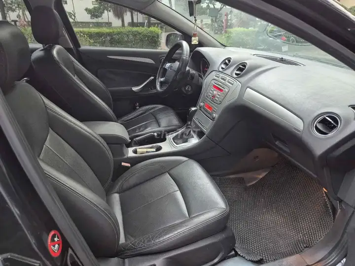 Ford Mondeo 2012 2.3 AT черный автомат