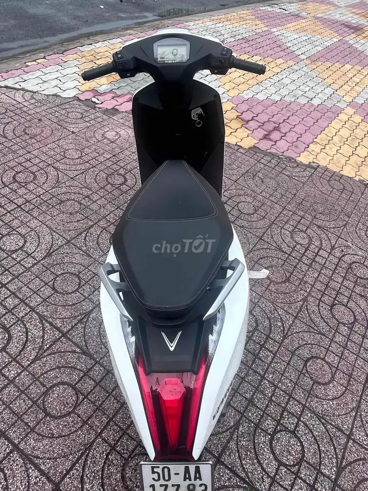Электроскутер VinFast Vento Neo, белый, пробег 9000 км
