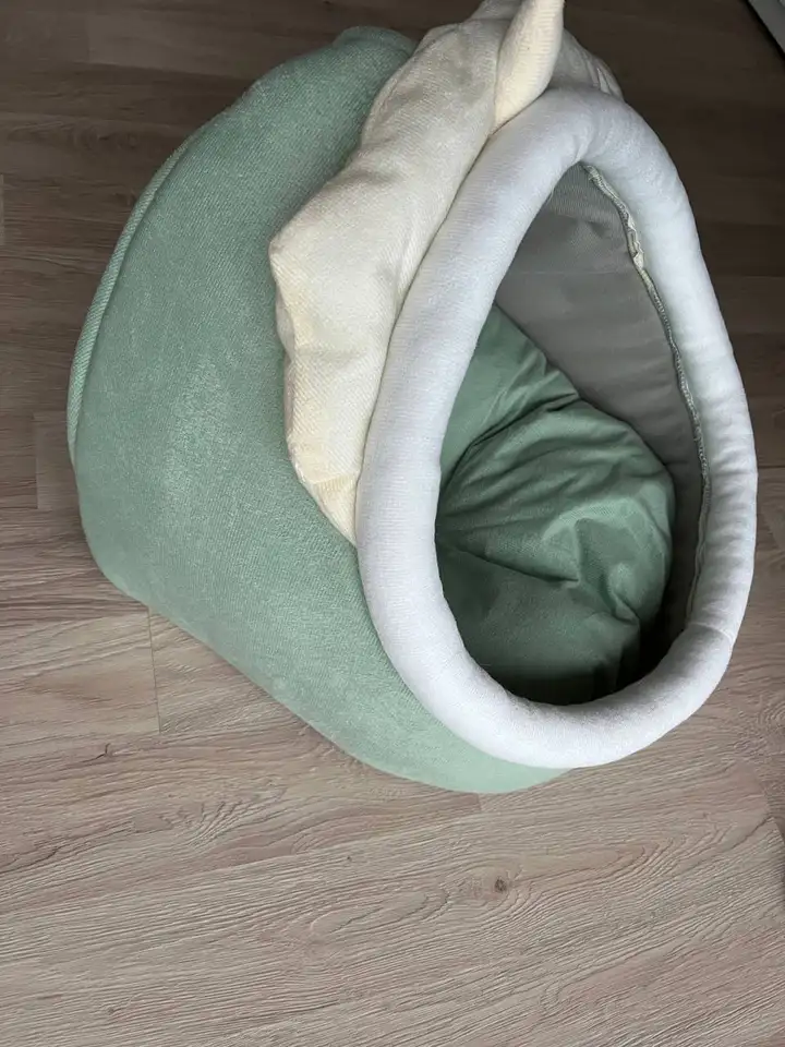 Кошачий домик и коврик для йоги