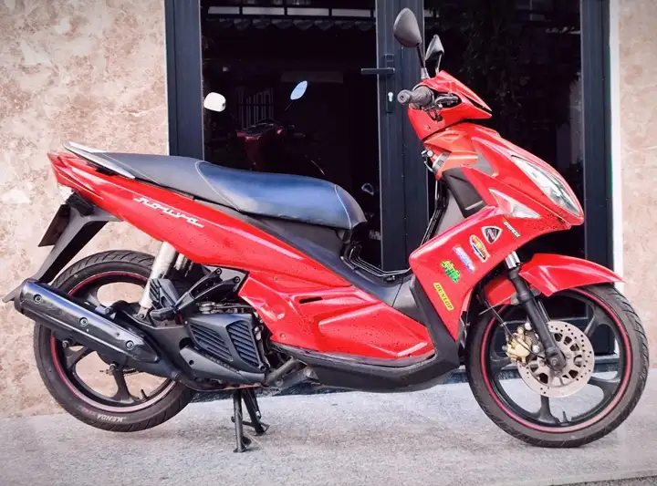 YAMAHA LX4 Nouvo 2011