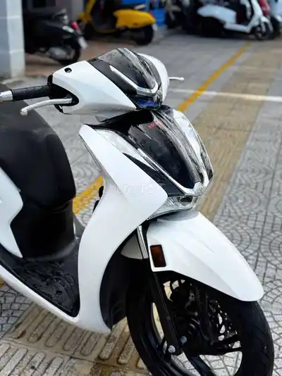 Honda SH 2022 белый супер красивый, тихий мотор, есть рассрочка