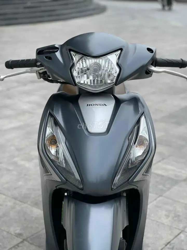 Honda Vision 2023 г.в., состояние 99% новое