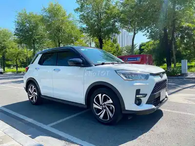 Toyota Raize белый SUV автомат бензин
