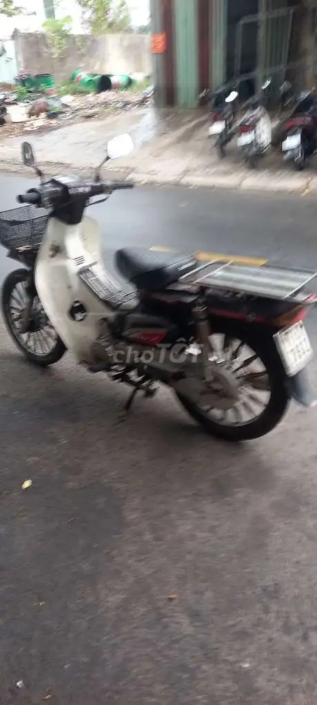 Honda Dream, цвета: белый, черный, б/у