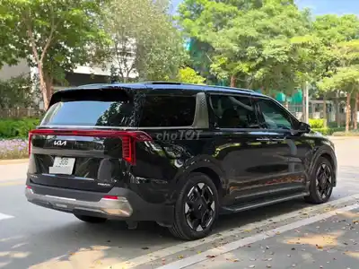 Kia Carnival 2025 Premium 2.2D 20 000 км Черный