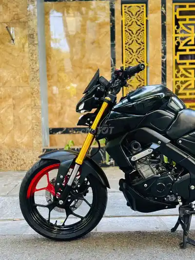 Yamaha MT-155 2023 Черный 7000 км в идеальном состоянии