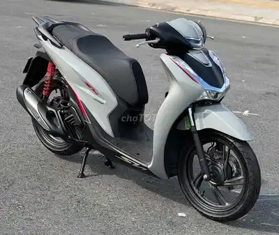 Хонда SH 160i ABS 2025 Серый, запах 26 км, владелец