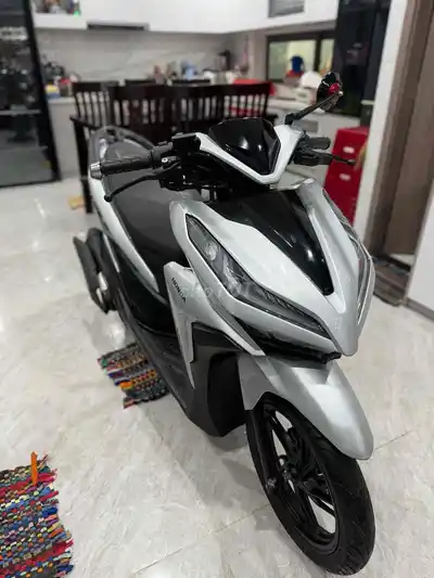 Honda Vario 150 2020 Серебристо-черный