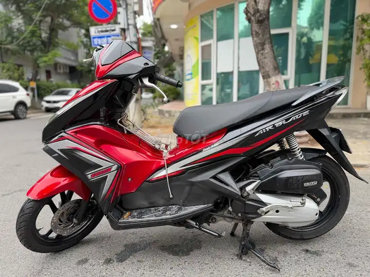 Honda Air Blade 2015 Красно-черный оригинал тихий взнос 7д
