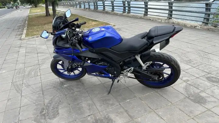 Yamaha R15 V3
