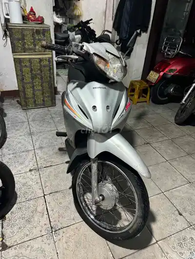 Honda Wave S110 серебристый, механическая КПП