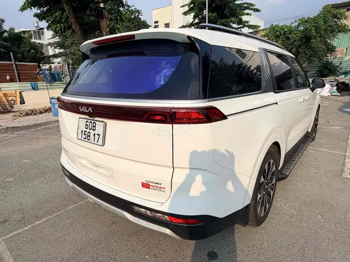 Kia Carnival Luxury 2022 дизель 81 000 км белый
