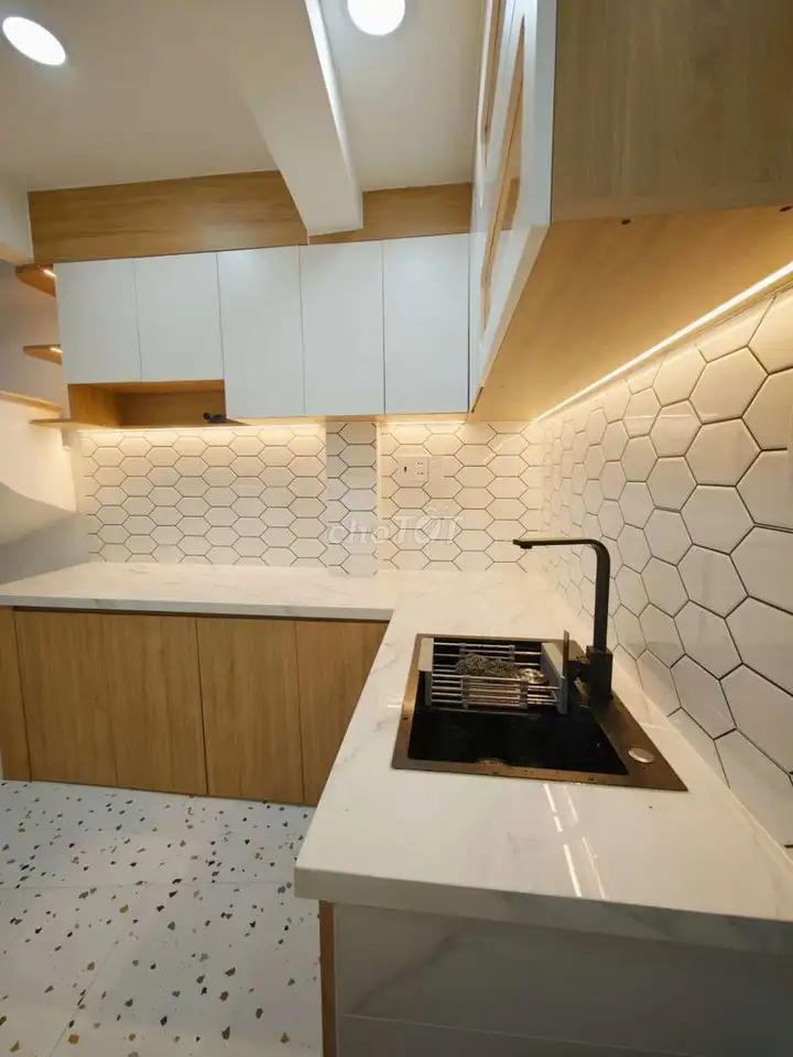 Красивый дом Тхи Нге, аллея 3м, 30м2 x 3 этажа, 3 спальни