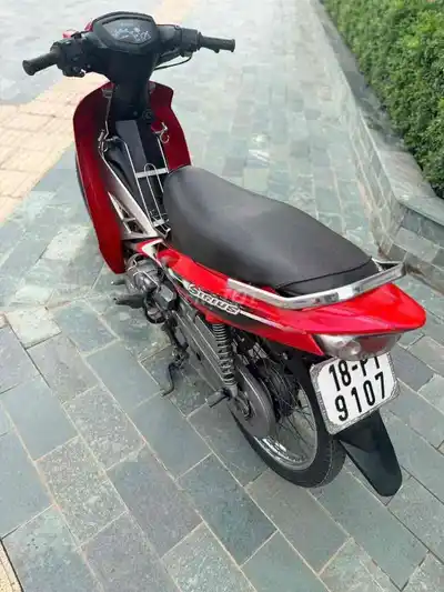 Yamaha Sirius 2011 Красный