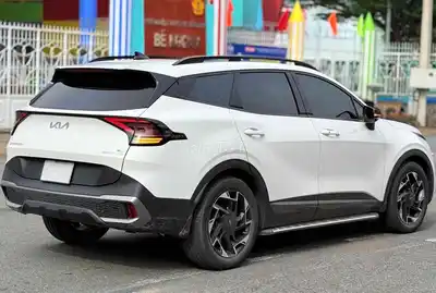 Масло Kia Sportage Signature 2022, 50 000 км, белое
