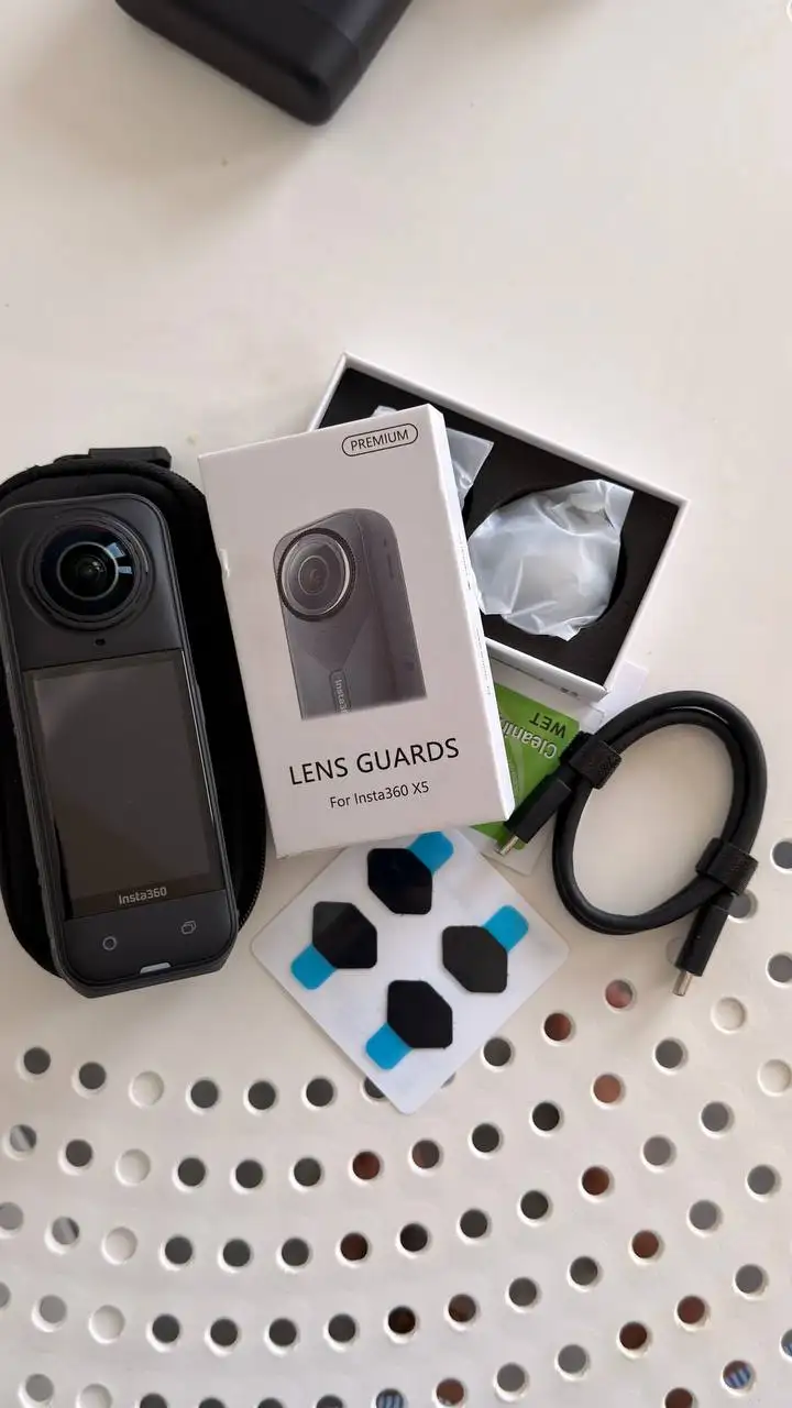 Insta360 X5