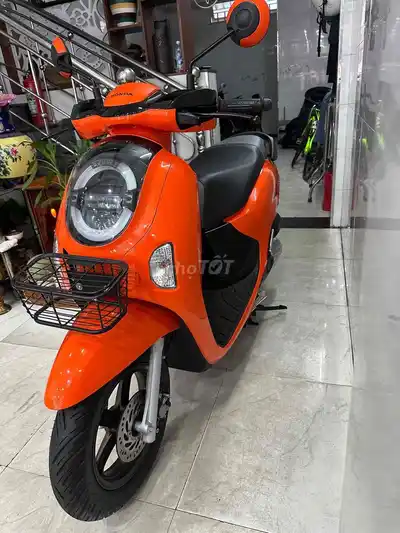 Honda Scoopy 2026 оранжевый