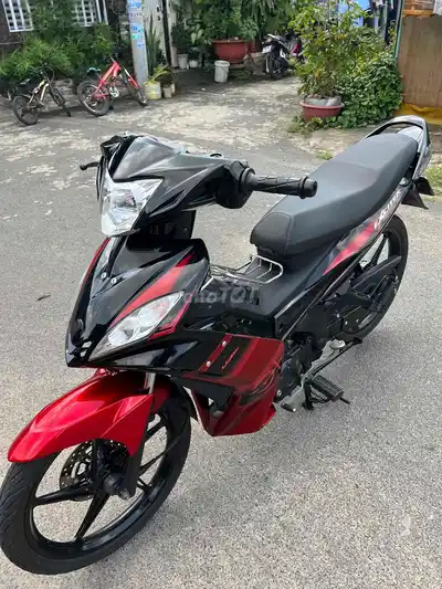 YAMAHA EXCITER 135 ЧЕРНО-КРАСНЫЙ