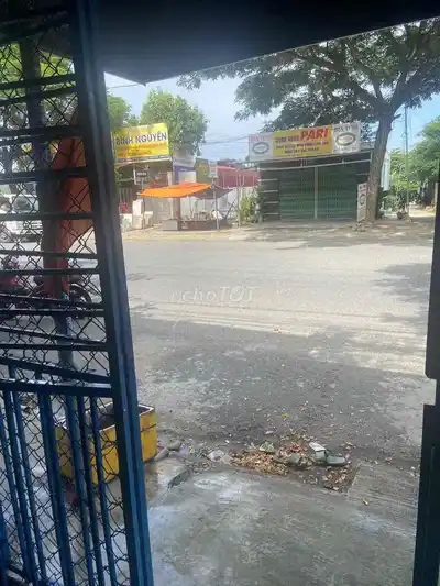 Дом на главной дороге Фонг Чау, Зыонг Дат Лань, Винь Тхай