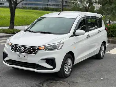 Suzuki Ertiga 2022 МКПП 1.5 Hybrid бензин-электро