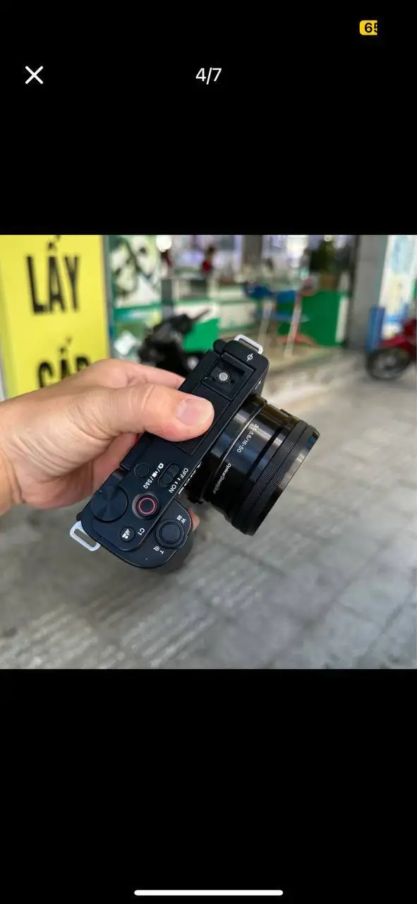 Корпус Sony ZV-E10 с китовым объективом 16–50 мм