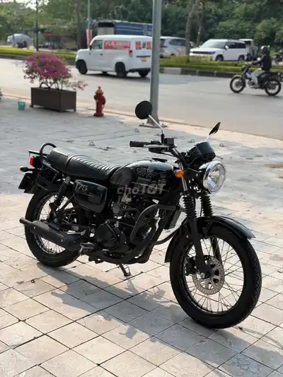 Kawasaki W175 2025 Black Style 10.000 км черный