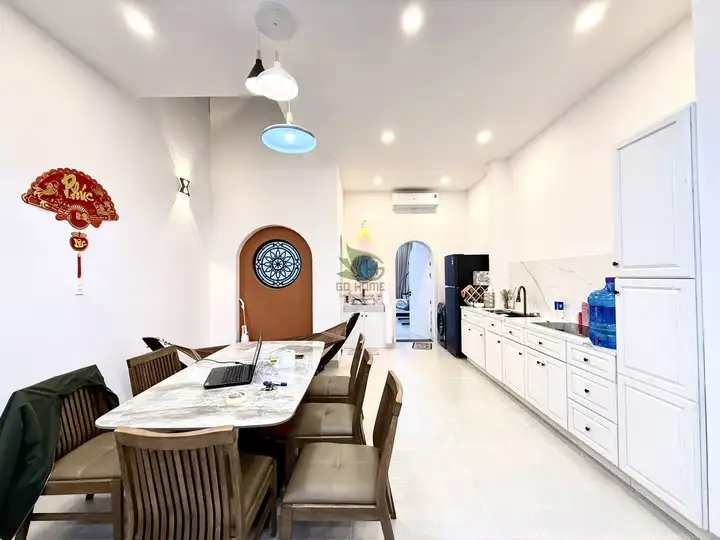 1-комнатная квартира в аренду, 90 м2