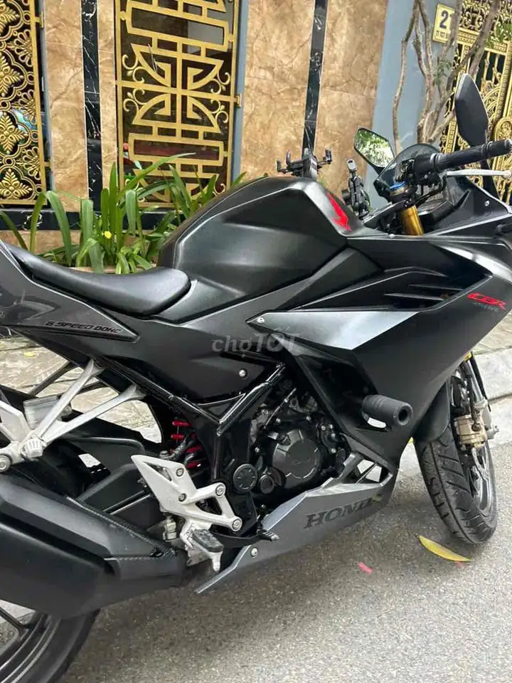 Honda CBR150 ABS FI 2022, пробег 6000 км, номер 29, как новая