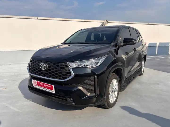 Toyota Innova Cross V 2024 Черный 13000км Автомат