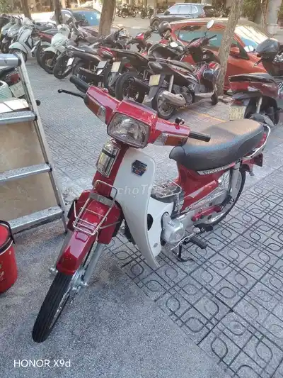Honda Dream 2024 Красно-белая