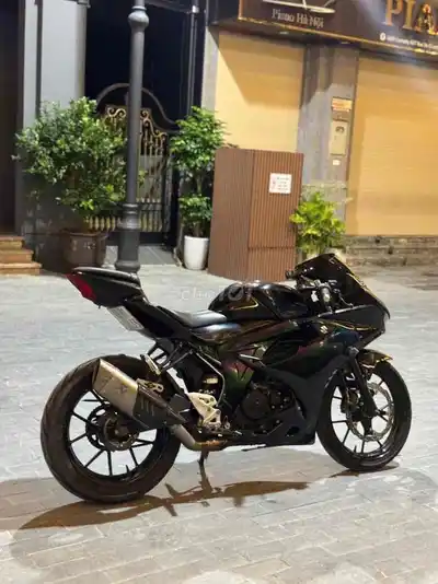 Продаю Su gsx r150
