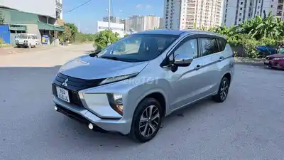 Mitsubishi Xpander 2019 МКПП Серебристый 7 мест