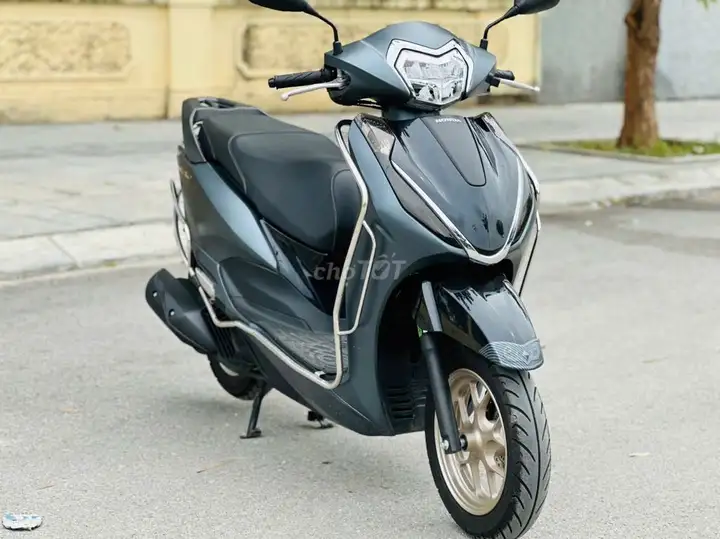 Honda Lead 125 ABS 2025 серый, отличное состояние, оригинал