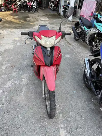 Yamaha Sirius 2012 красный