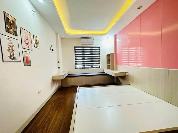 5-этажный дом на Шелковой улице, 20 м², автомобиль, 7 млрд