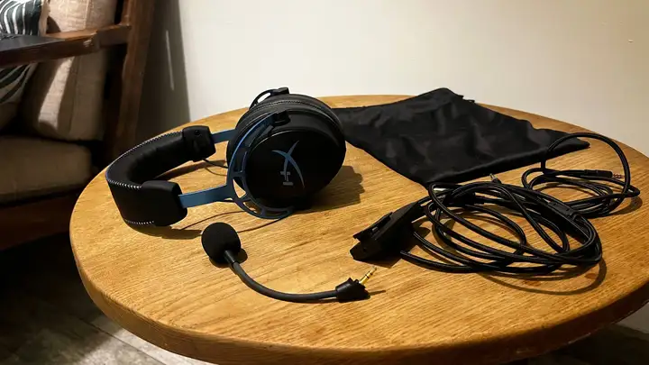 HyperX Cloud Alpha и веб-камеры Logitech