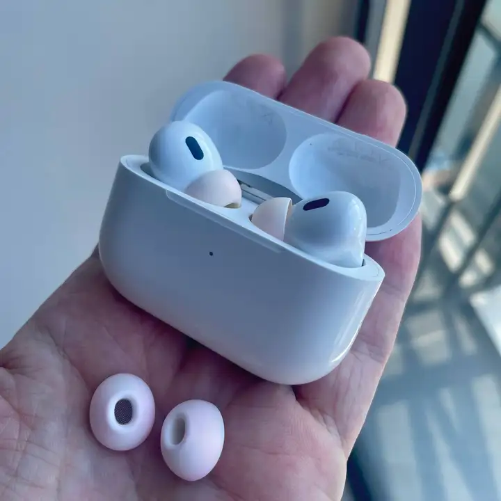 Apple AirPods Pro 2 (Lightning)
