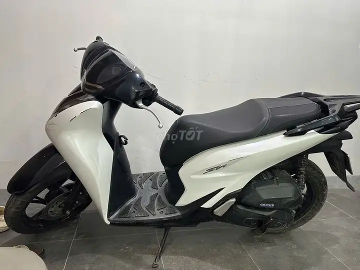 Honda SH 150 ABS 2020 черный, 15 000 км