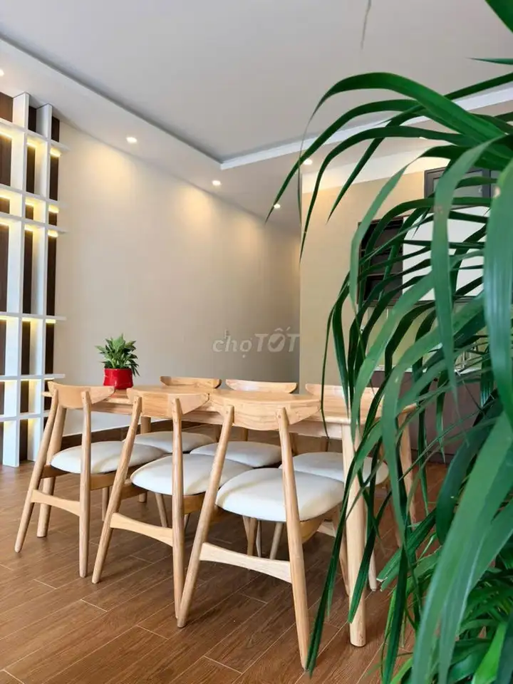 Новый дом 250 м2, ул. Иерсен, Далат