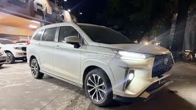 Toyota Veloz Cross 2024 Белый 7 мест