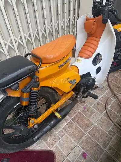 Honda Cub тюнингованная, белая