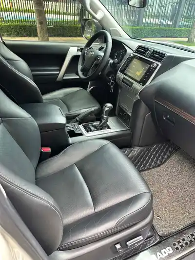 Toyota Prado 2019 белый 80000 km