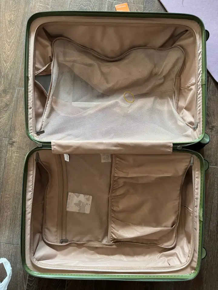 Чемодан Hard Shell Suitcase Olive Green