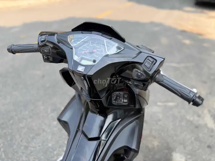 Honda Air Blade 2019 черный матовый госномер 43 один владелец рассрочка