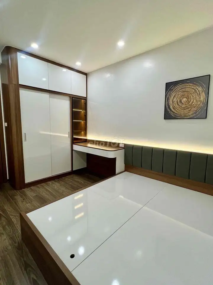 Квартира в башне CT2 Бак Линь Дам: - Площадь: 82м² - Планировка: 3 спальни, 2 санузла