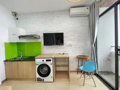 Комната 30м2 в центре Хайчау, полный комплект мебели